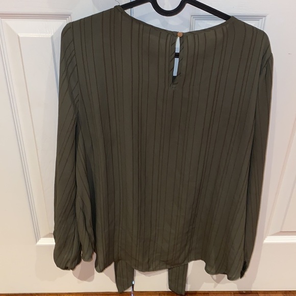APT. 9 Army green sheer  long sleeve blouse L - Picture 4 of 11